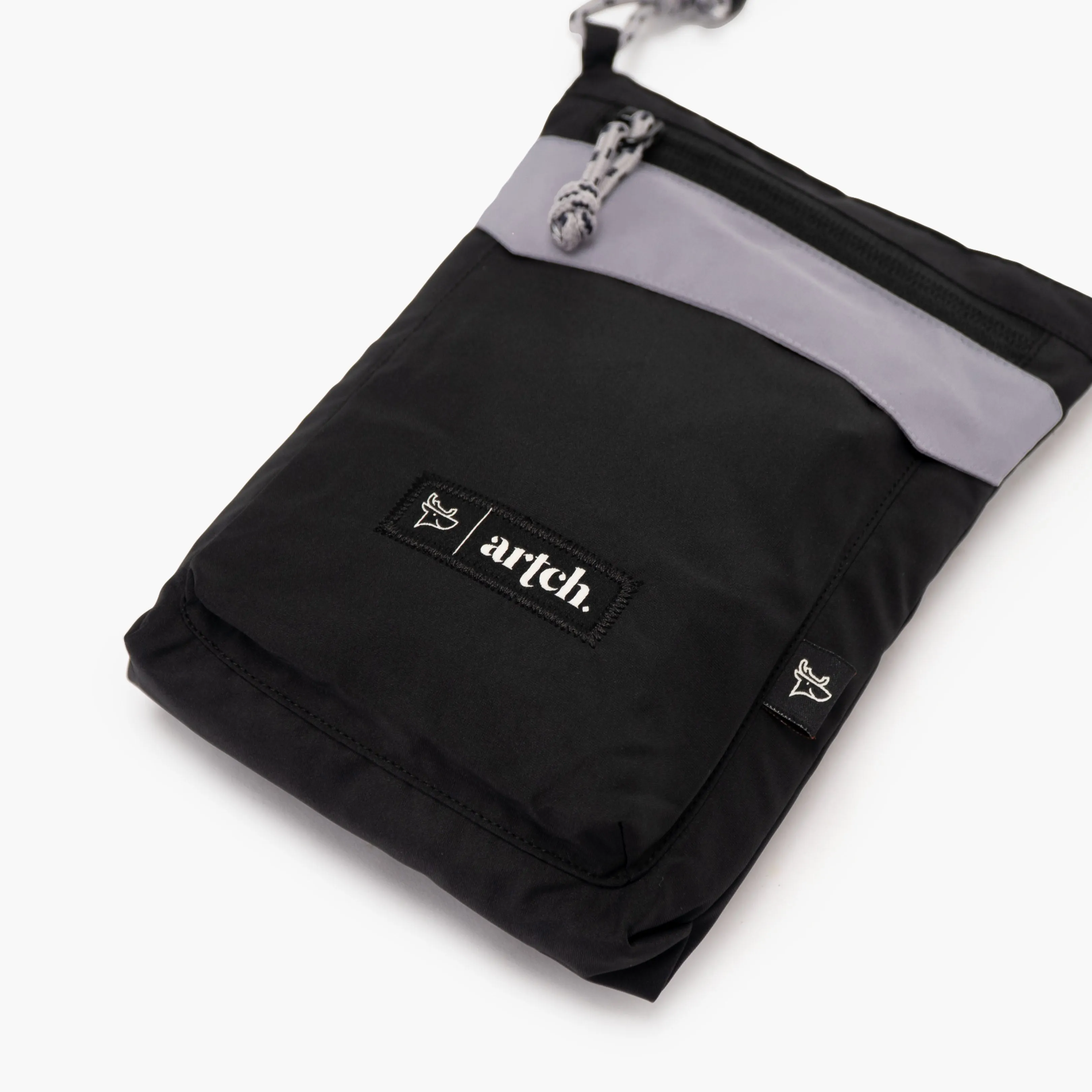 DEMANO - BLACK